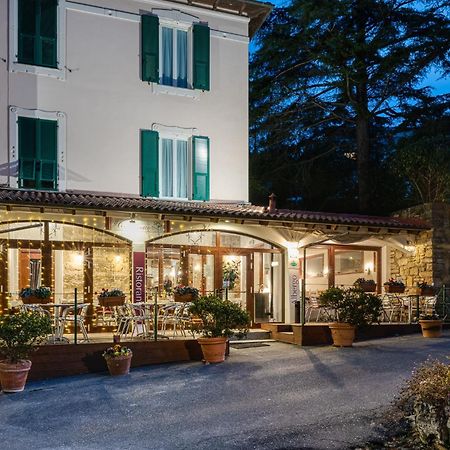 Hotel Ristorante Il Caminetto Diano Marina Eksteriør billede