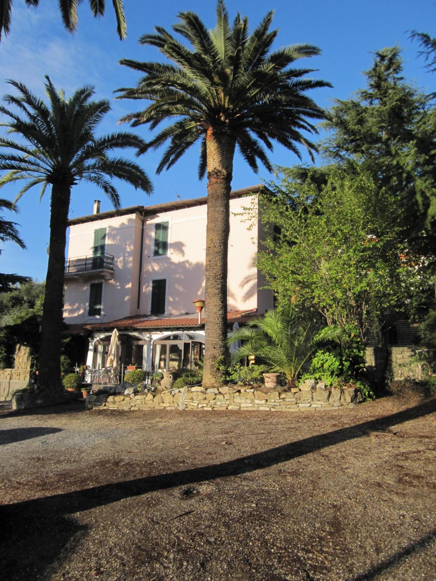 Hotel Ristorante Il Caminetto Diano Marina Eksteriør billede